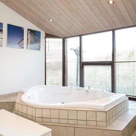 3 Bedroom Lovely In Lokken Holiday home Gronhoj (Nordjylland)